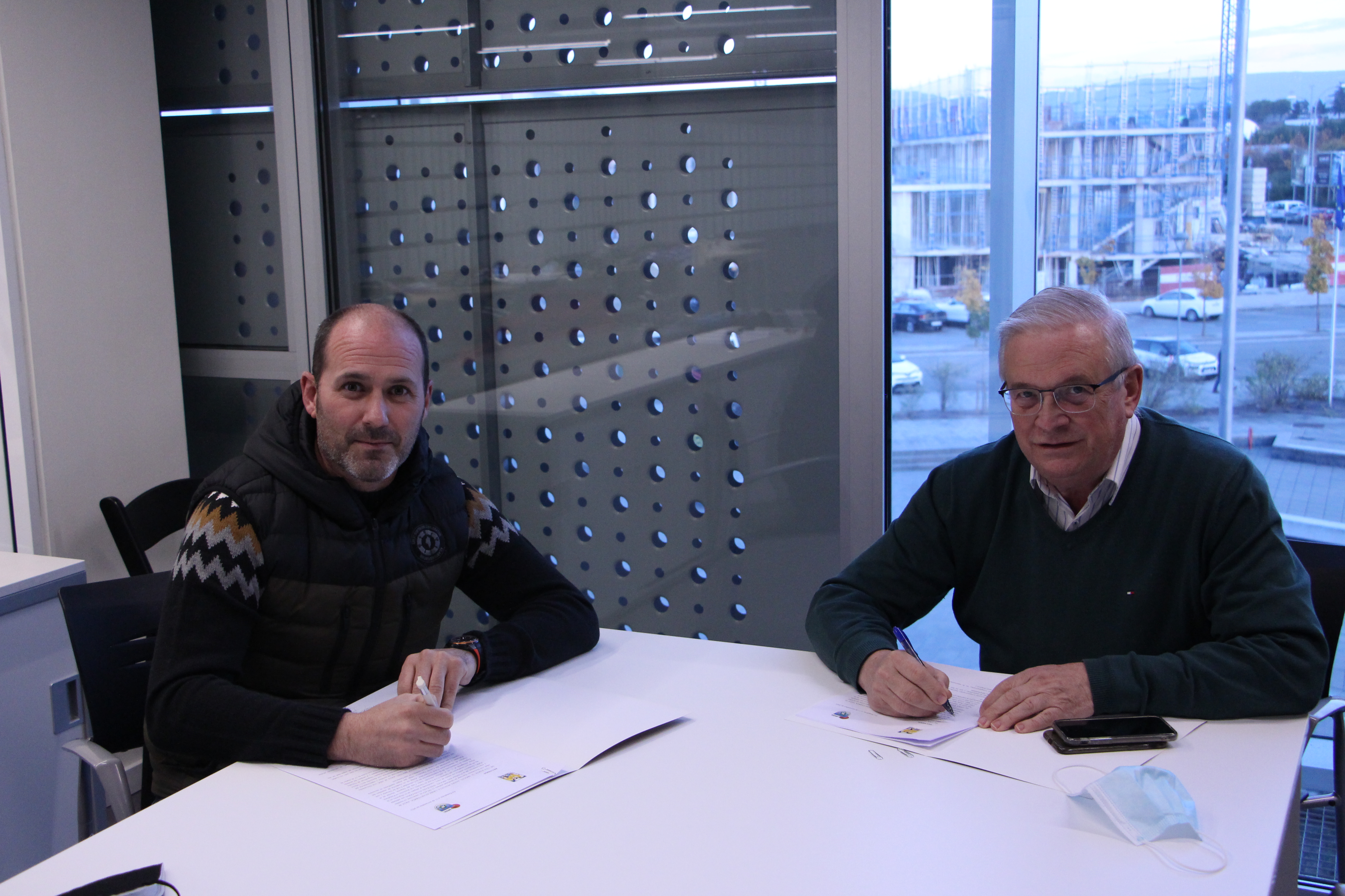 Renovación del convenio de reestructuración del balonmano femenino